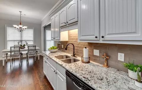 Kitchen - 409 Cumberland Rdg, Madison, MS 39110 photo 4 of 4