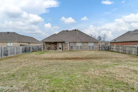 Exterior - 409 Cumberland Rdg, Madison, MS 39110 photo 7 of 10