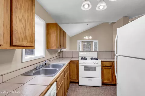 Kitchen - 20280 Daugherty Rd, Long Beach, MS 39560 photo 3 of 4