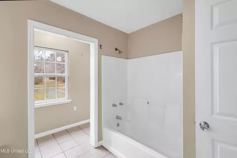Entry Way - 20280 Daugherty Rd, Long Beach, MS 39560 photo 3 of 3