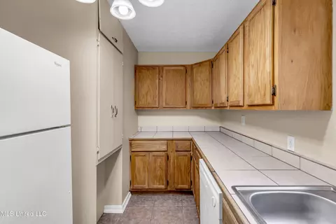 Kitchen - 20280 Daugherty Rd, Long Beach, MS 39560 photo 2 of 4