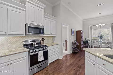 Kitchen - 226 Falls Xing, Madison, MS 39110 photo 6 of 6