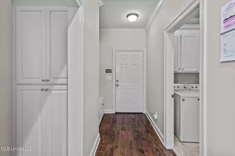 Entry Way - 226 Falls Xing, Madison, MS 39110 photo 4 of 4