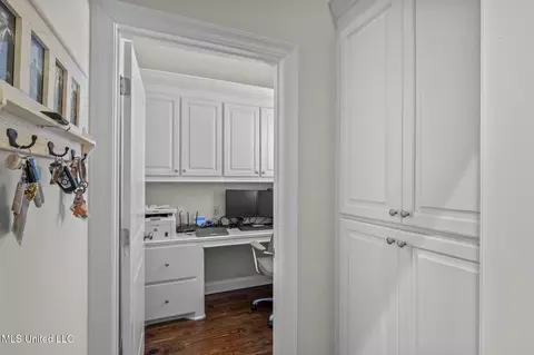 Entry Way - 226 Falls Xing, Madison, MS 39110 photo 3 of 4