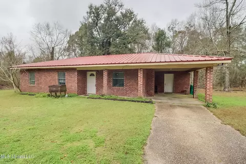 403 Combel St, Waveland, MS 39576