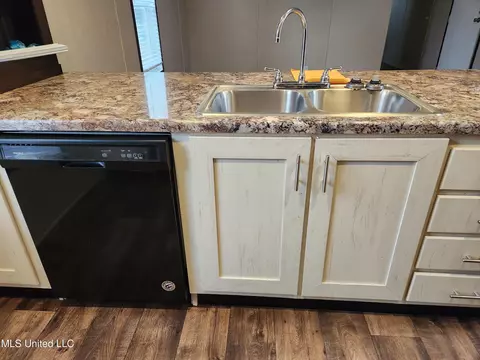 379 Maple St, Florence, MS 39073 photo 5