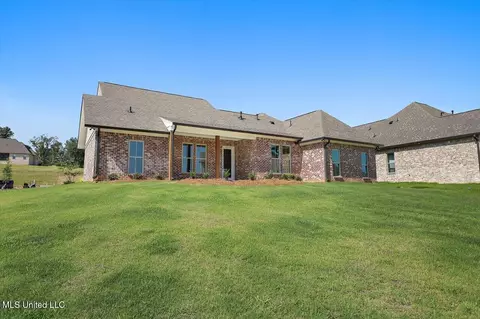 Exterior - 176 Bronson Bnd, Flowood, MS 39232 photo 6 of 6