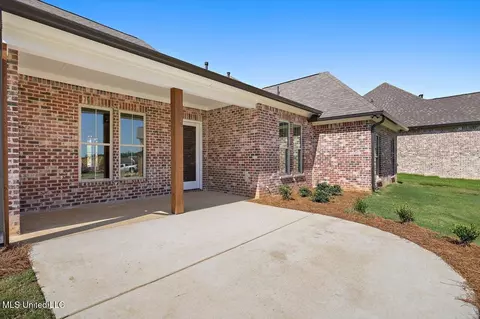 Exterior - 176 Bronson Bnd, Flowood, MS 39232 photo 3 of 6