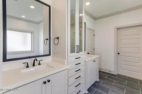 Bath - 176 Bronson Bnd, Flowood, MS 39232 photo 1 of 5