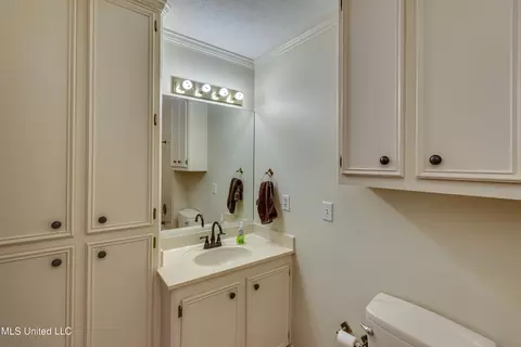Bath - 104 Devonport Cir, Raymond, MS 39154 photo 7 of 7