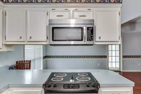 Kitchen - 104 Devonport Cir, Raymond, MS 39154 photo 6 of 6