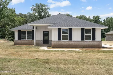 4185 W Olivia Cir, Olive Branch, MS 38654