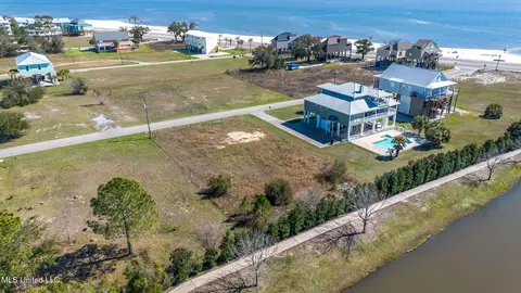 310 S Seashore Ave, Long Beach, MS 39560 photo 7