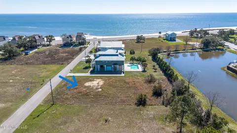 310 S Seashore Ave, Long Beach, MS 39560
