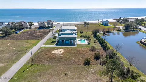 310 S Seashore Ave, Long Beach, MS 39560 photo 3