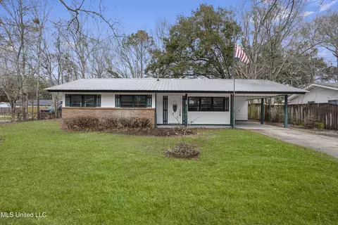 231 Woodland Cir, Ocean Springs, MS 39564