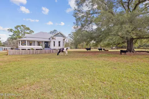 1376 NE Smith Lake Rd, Brookhaven, MS 39601 photo 1