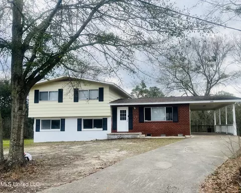 3806 Devonshire Dr, Moss Point, MS 39563 photo 1