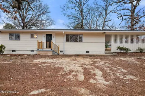 360 Mary Ann Dr, Pearl, MS 39208