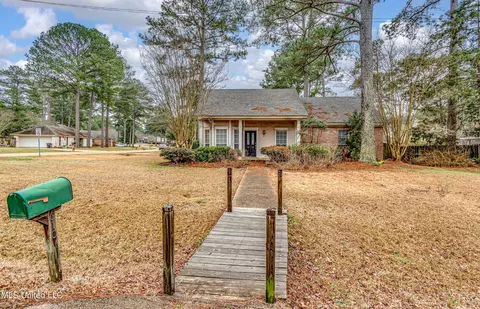 Exterior - 610 Old Rice Rd, Madison, MS 39110 photo 2 of 13