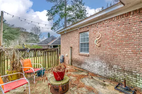 Exterior - 610 Old Rice Rd, Madison, MS 39110 photo 7 of 13
