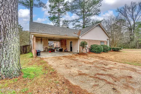 Exterior - 610 Old Rice Rd, Madison, MS 39110 photo 11 of 13