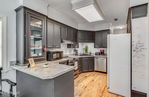 Kitchen - 610 Old Rice Rd, Madison, MS 39110 photo 1 of 6