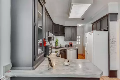 Kitchen - 610 Old Rice Rd, Madison, MS 39110 photo 3 of 6