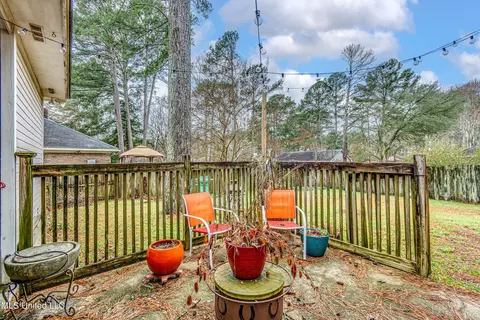 Exterior - 610 Old Rice Rd, Madison, MS 39110 photo 6 of 13