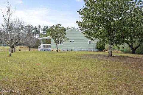 Exterior - 138 Mechanic Aly, Lucedale, MS 39452 photo 4 of 5