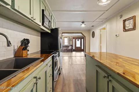 Kitchen - 138 Mechanic Aly, Lucedale, MS 39452 photo 3 of 3