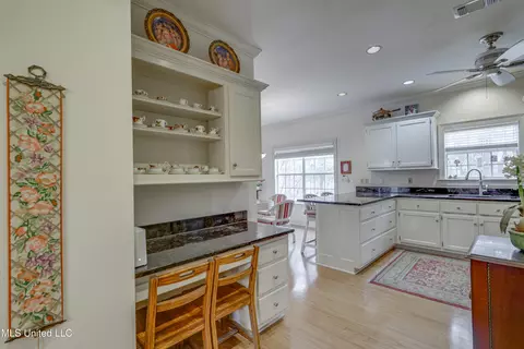 Kitchen - 7898 Hilo Way, Diamondhead, MS 39525 photo 7 of 8