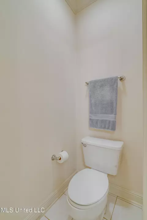 Bath - 7898 Hilo Way, Diamondhead, MS 39525 photo 4 of 7