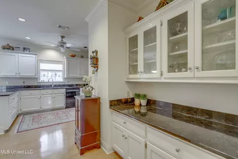 Kitchen - 7898 Hilo Way, Diamondhead, MS 39525 photo 8 of 8
