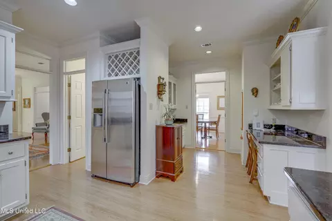 Kitchen - 7898 Hilo Way, Diamondhead, MS 39525 photo 6 of 8