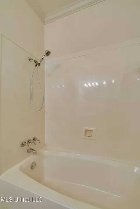 Bath - 7898 Hilo Way, Diamondhead, MS 39525 photo 3 of 7