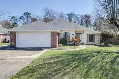 12207 Charwood Ave, Gulfport, MS 39503