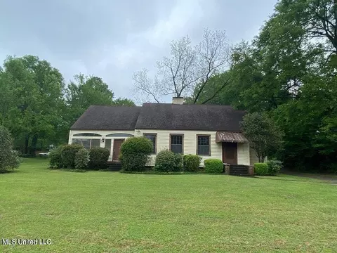 436 E Peace St, Canton, MS 39046