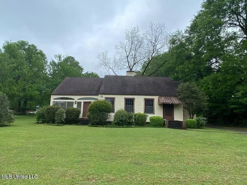  436 E Peace St, Canton, MS 39046 photo 1