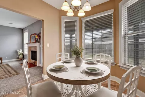 Dining - 4650 E Dublin, Olive Branch, MS 38654 photo 2 of 2