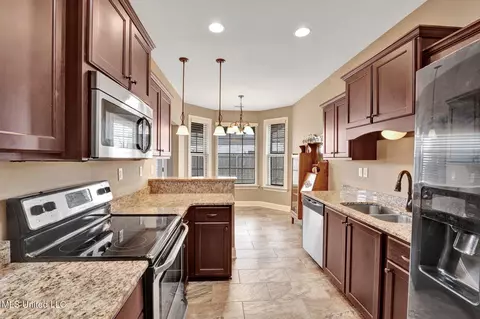 Kitchen - 4650 E Dublin, Olive Branch, MS 38654 photo 2 of 3