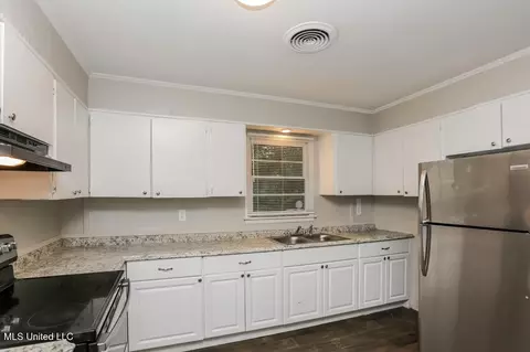 1019 Deryll St, Jackson, MS 39212 photo 4
