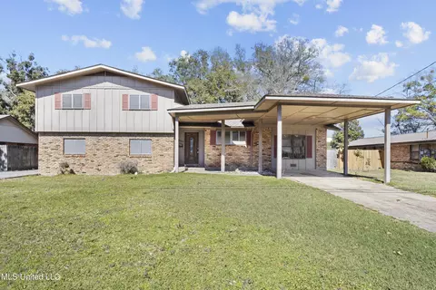 2517 Convent Ave, Pascagoula, MS 39567