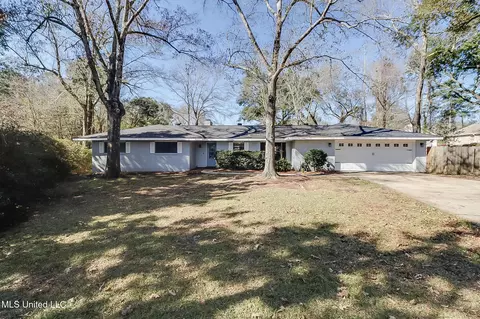 888 Kailua Pl, Diamondhead, MS 39525