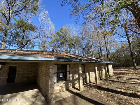 319 NW Cutoff Rd, Roxie, MS 39661