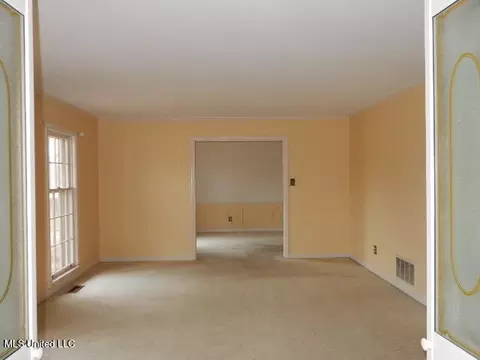 Living - 1741 Hwy 178, Myrtle, MS 38650 photo 1 of 6
