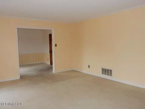 Living - 1741 Hwy 178, Myrtle, MS 38650 photo 2 of 6