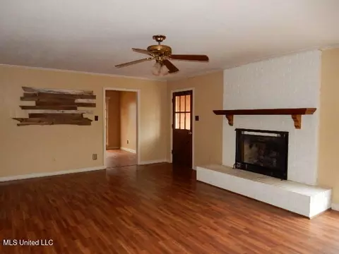 Living - 1741 Hwy 178, Myrtle, MS 38650 photo 6 of 6