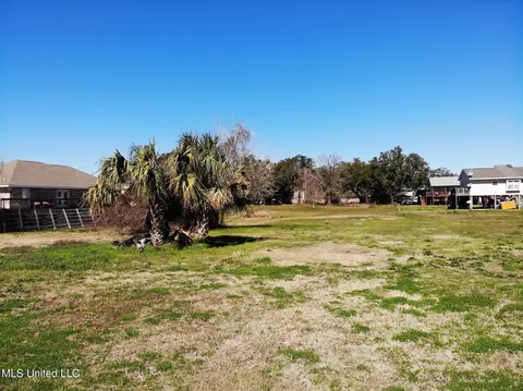 346 Howard Ave, Biloxi, MS 39530