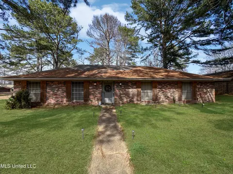 1202 Ferncrest Dr, Jackson, MS 39211